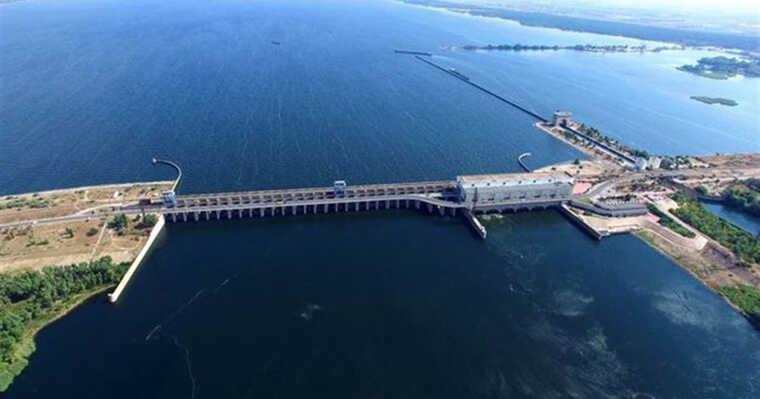 Подрыв Каховской ГЭС: потеряно более трети воды из Каховского водохранилища