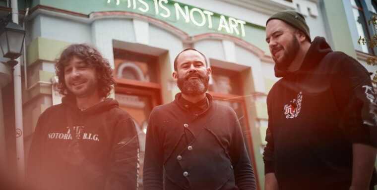 Забрали на вокзалі: в Одесі музикантів замість концерту відправили до військової частини