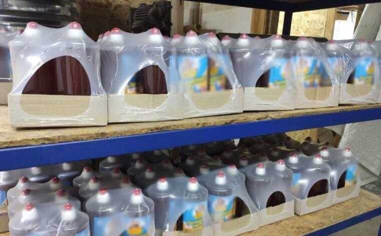 В Одесі ділки організували підпільне виробництво побутової хімії