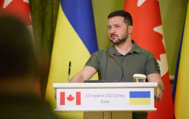 Зеленский поговорит с Дудой перед его встречей с Шольцом и Макроном