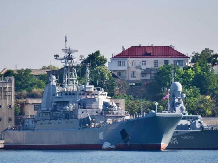 Окупанти знищують захоплені у Севастополі і Донузлаві судна ВМС України