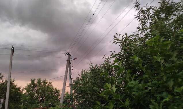 На Київщині світло повернули до 45 тисяч домогосподарств, знеструмлених через негоду