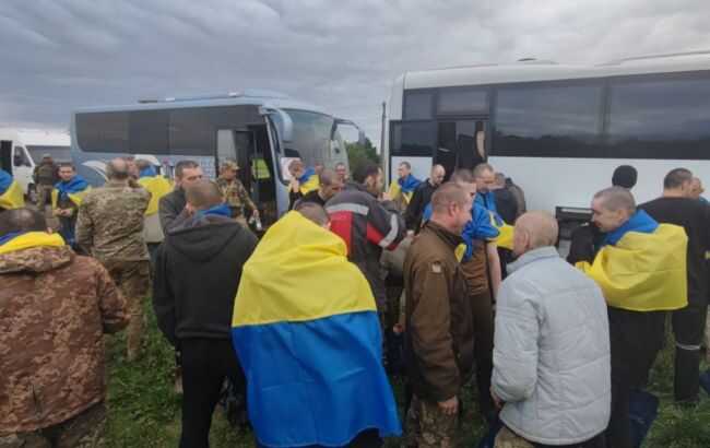 З’явилося відео повернення 95 українських захисників