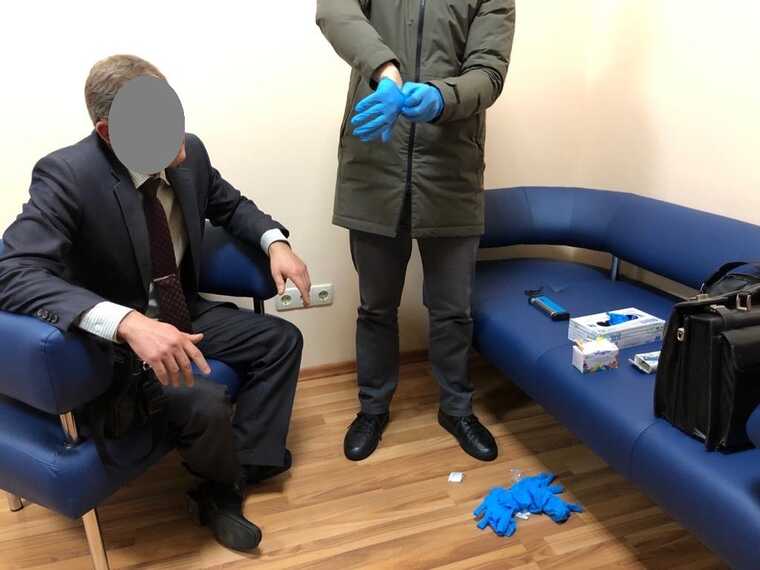 В Черкассах руководителя поликлиники оправдали от обвинений в коррупции