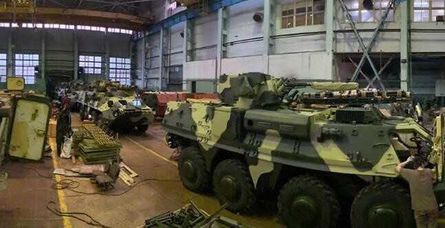 У Харкові оборонний завод купував деталі для БТР-4Е за завищеними цінами