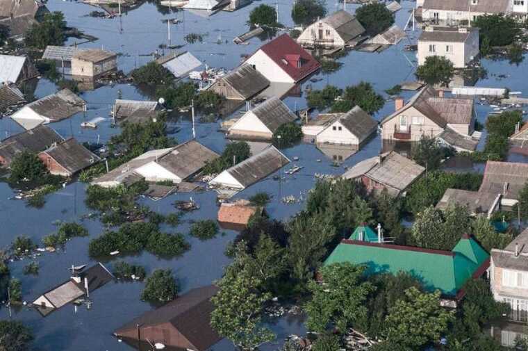 "Тіла плавають у будинках", – мешканка лівобережжя Херсонщини про наслідки підриву ГЕС