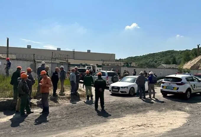 Освоєння арештованих російських активів розпочалося? На ділянці "Аероку" – розбірки поліції та "піщаників"