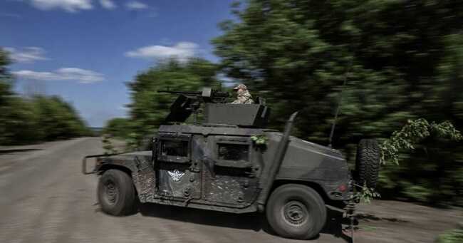 Українські прикордонники встановили мініРСЗВ RAK-12 на броньовик "Хамві"