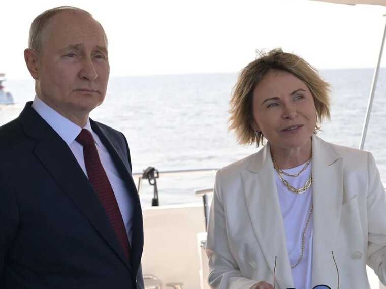 Поступок вице-президента РФС на встрече с Путиным вызвал отвращение у болельщиков