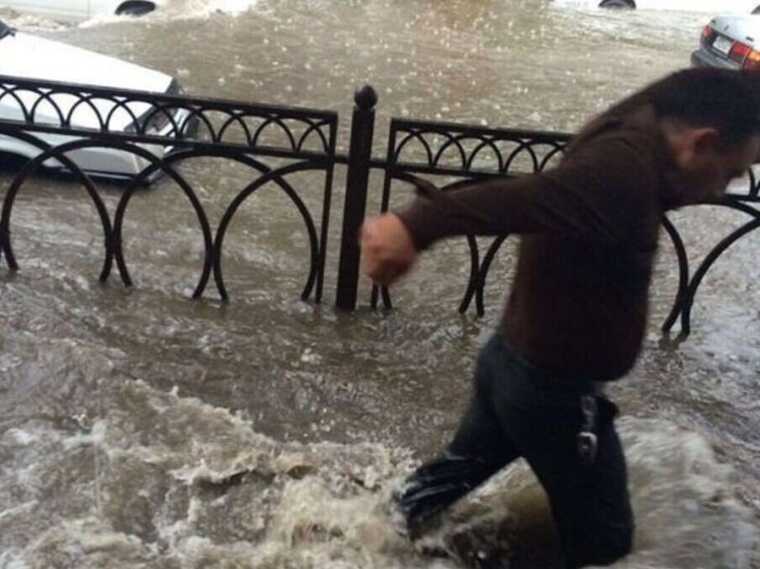 Несколько регионов РФ накрыли аномальные наводнения: введен режим ЧС