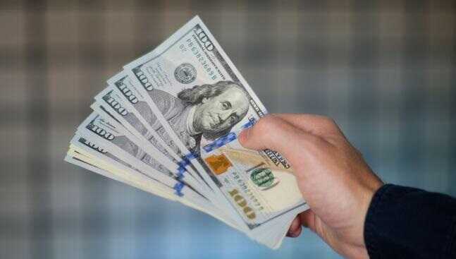 Проблема обміну "зношених" доларів не вирішена: у Раду викличуть керівництво НБУ