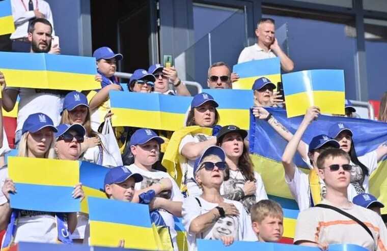 "Я не понимаю. Почему?" Реброва возмутили болельщики сборной Украины