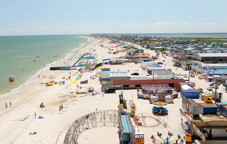 Як виглядає курортна Кирилівка на Азовському морі у пік сезону