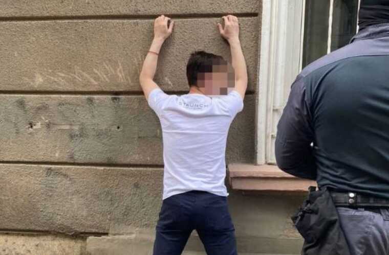 В Одессе работник Гоструда пытался получить взятку от ресторатора