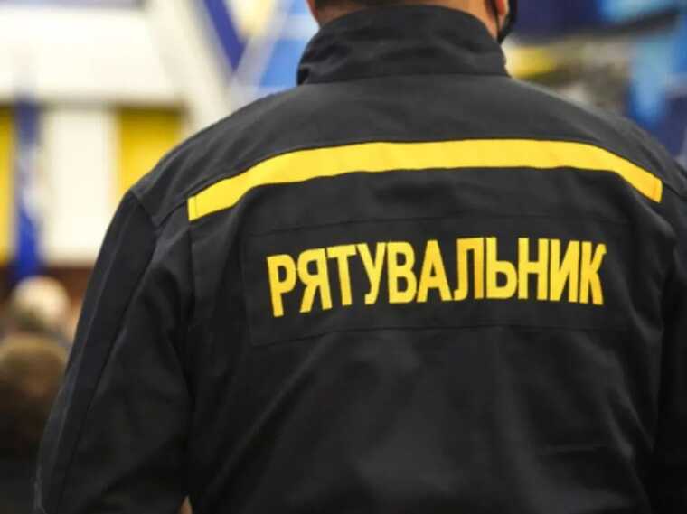 Окупанти обстріляли рятувальників у Херсоні