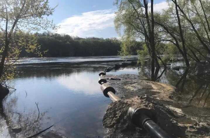 В Чернигове депутат незаконно намыл песка на 18 млн. грн.