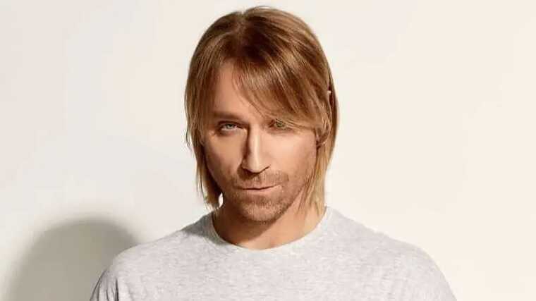 Винник емоційно відповів, чому більше року не виходив на звʼязок з фанатами