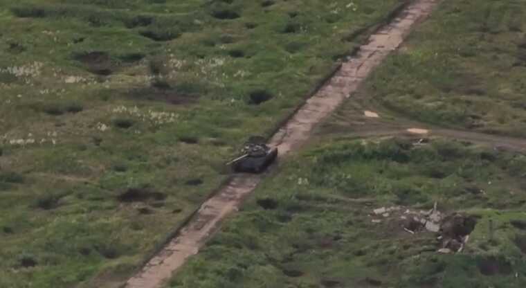 Атаковали 10 танков и вертолет: 10 бойцов НГУ сутки отбивали вражеский штурм