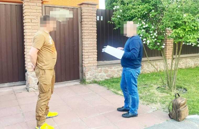 На Житомирщині за корупцію затримали екскерівника місцевого Держгеокадастру