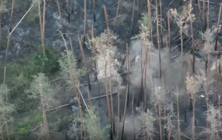 Українські військові на Луганщині знищили ворожий бліндаж з окупантами