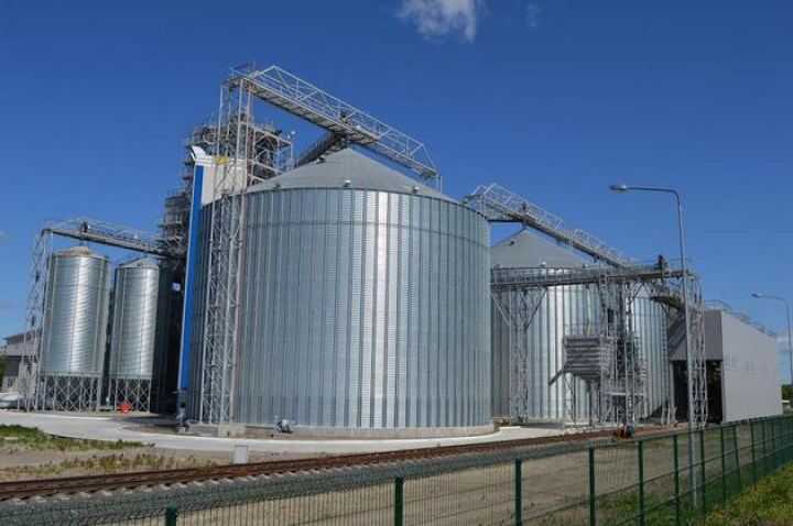 На Черкащині директора та бухглатера борошномельного заводу викрили у корупції