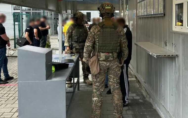 В Закарпатье задержали мужчину: продавал детей на органы в Европу