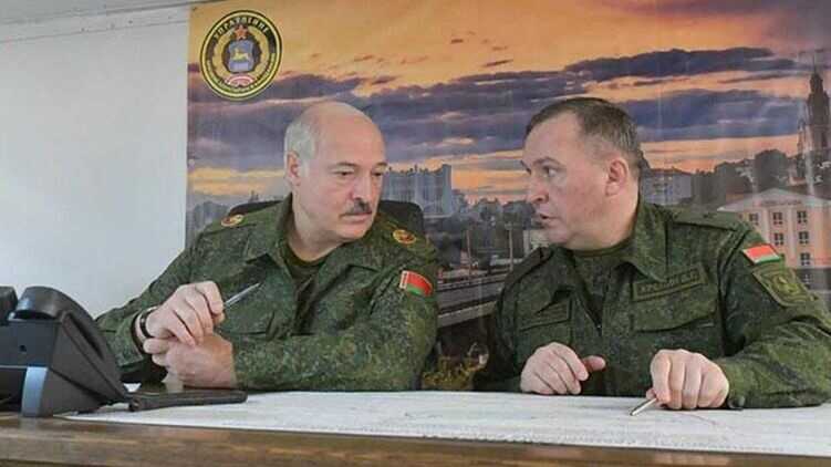 Министр обороны Беларуси подарил самопровозглашенному президенту первую советскую ядерную бомбу