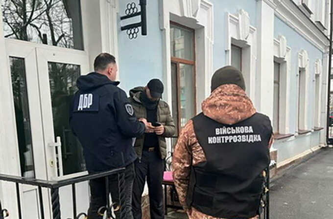 Начальника КЭВ Житомира отстранили от должности из-за злоупотребления