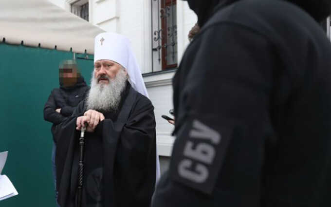 Суд оставил под домашним арестом скандального митрополита УПЦ МП Павла