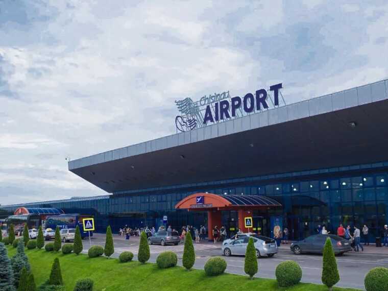 В аеропорту Кишинева стрілянина: зловмисник забарикадувався і вбив двох людей