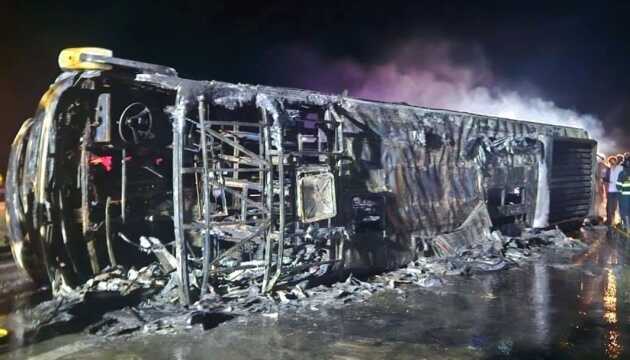 Жахлива ДТП: В Індії через аварію загорівся автобус - 25 загиблих