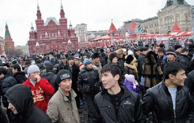 "Они все вооружены": РФ грозит восстание миллионов мигрантов, – российский оппозиционер