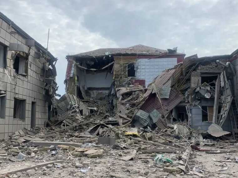 Нічний ракетний удар окупантів знищив гімназію на Запоріжжі, де навчалися 700 дітей