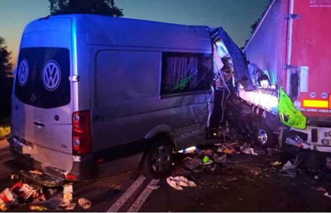 У Польщі мікроавтобус з українцями потрапив у ДТП: є загиблі