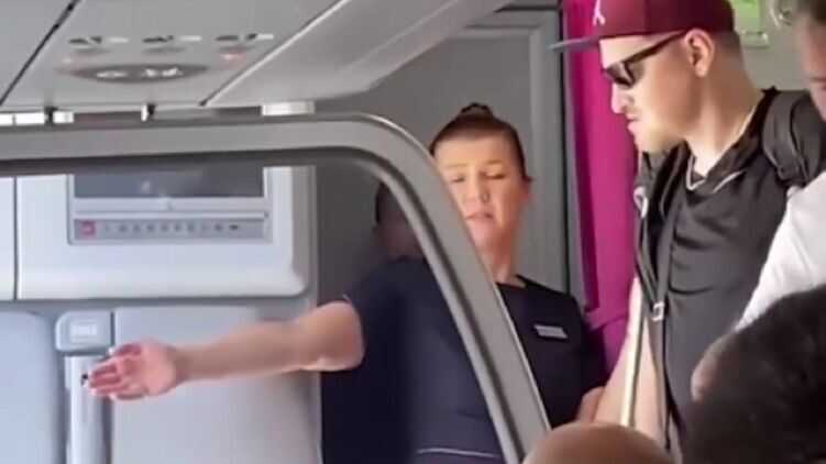 Wizz Air зняла з рейсу українського військового з ампутованою ногою