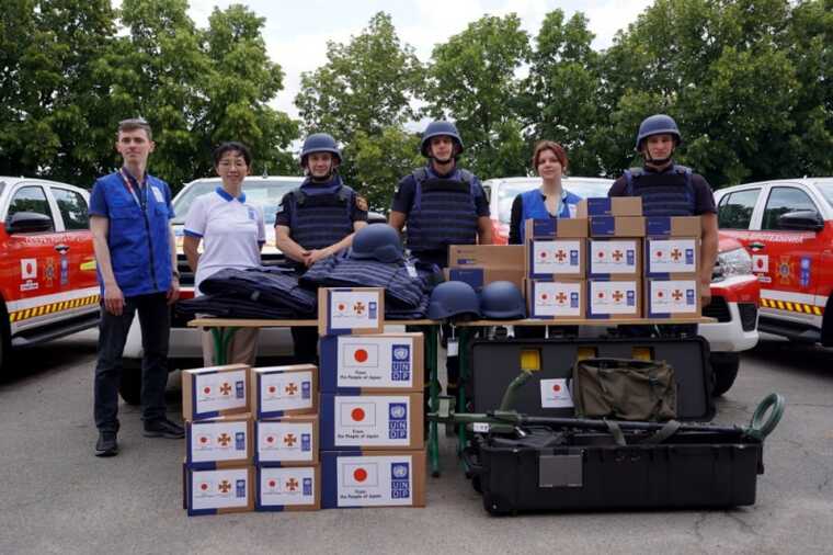 Япония предоставила финансовую помощь Украине на партию специализированных автомобилей для спасателей