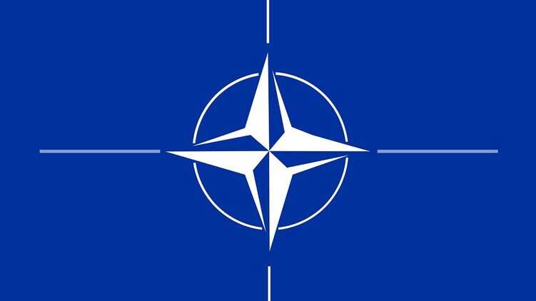 Украинские власти ждут от саммита НАТО официального приглашения к вступлению в Альянс