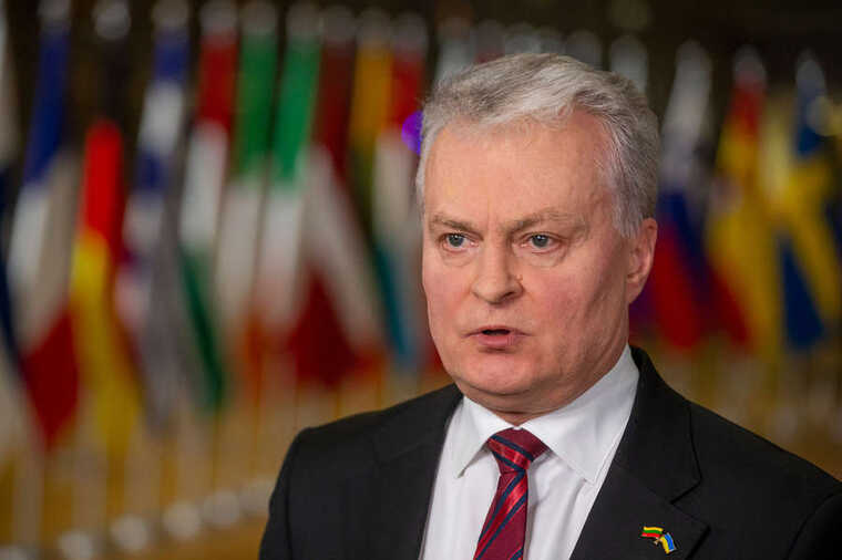 Президент Литвы призвал НАТО создать постоянные военные базы у границ с Россией