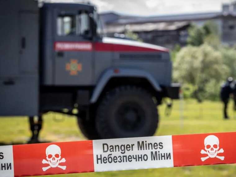 На Херсонщині у дітей під час гри вибухнув невідомий предмет