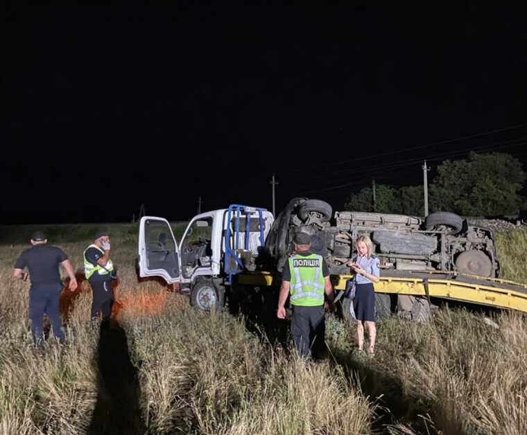 Унаслідок зіткнення локомотива та евакуатора на Одещині загинуло двоє людей