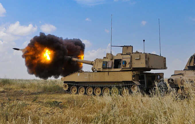 Военные показали боевую работу техники НАТО