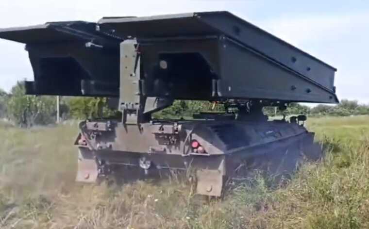 Броньована мостоукладальна машина "Biber" на базі "Leopard 1" відпрацьовує в Україні