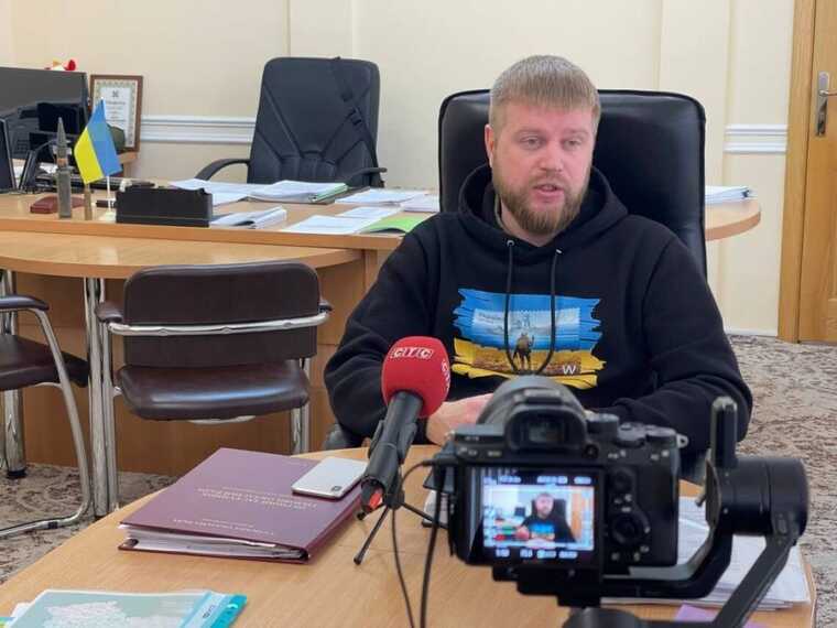 Заступника голови Сумської облради, котрий ховався від НАБУ, звільнили від покарання