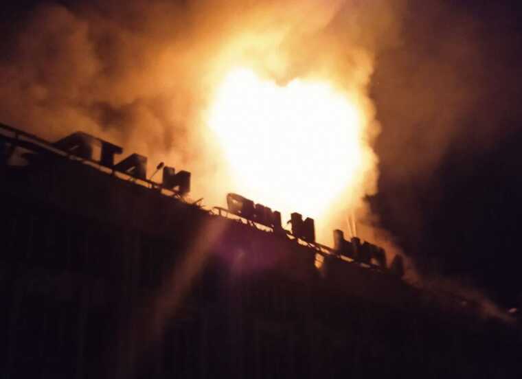 В Мариуполе горит дворец культуры «Металлург»