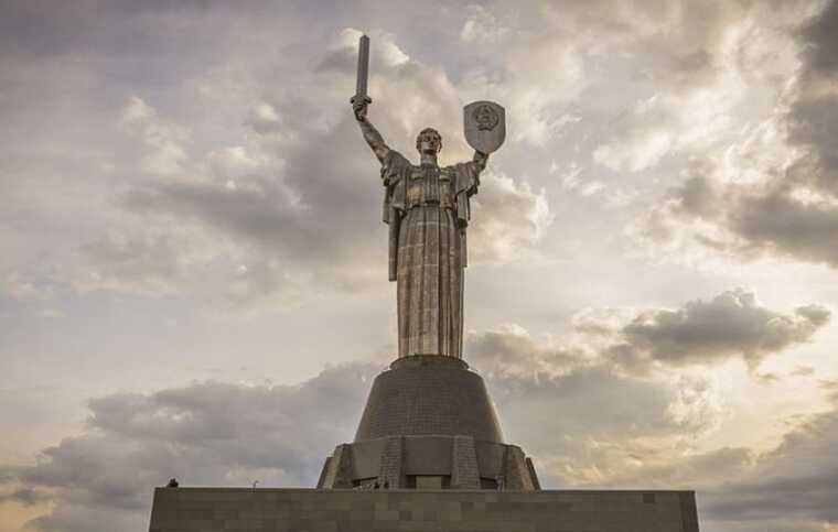 В сети показали трезубец для щита Родины-Матери