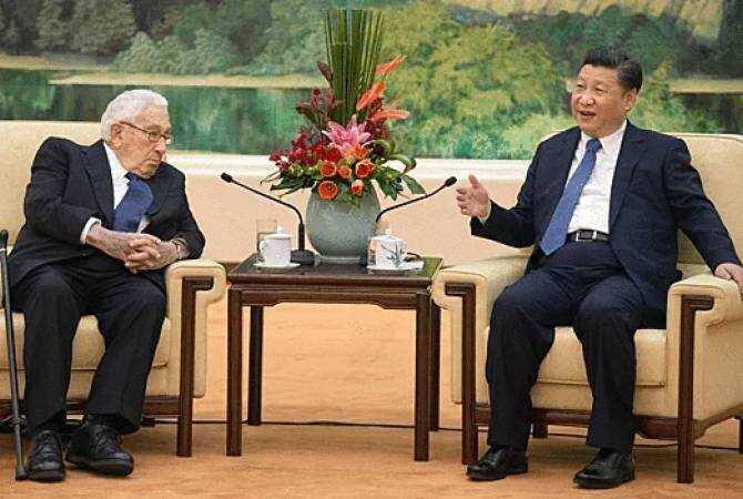 Си Цзиньпин провел встречу с экс-госсекретарем США Генри Киссинджером