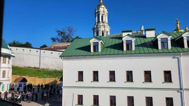 Четверо підозрюваних проникли в опечатане Мінкультом приміщення Києво-Печерської лаври