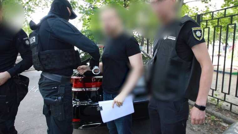 У Києві затримали рейдера, який захоплював австоянки