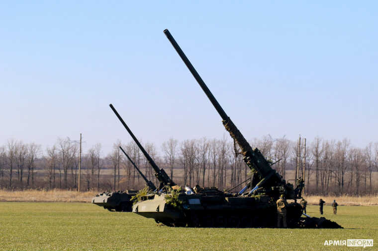 Українська артилерія знищує російський міномет із калібром 203 мм "Піон"