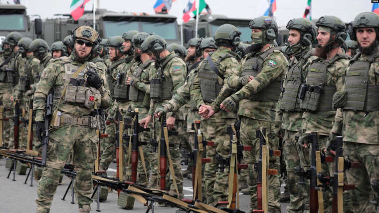 "Кадирівці" на Донеччині виганяють мешканців із будинків і мародерять, - Генштаб